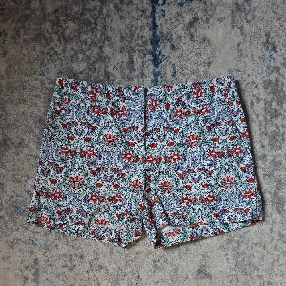 NWOT‎ Loft Women's Size 2 Floral Bermuda Shorts Summer Beach Vacation Casual